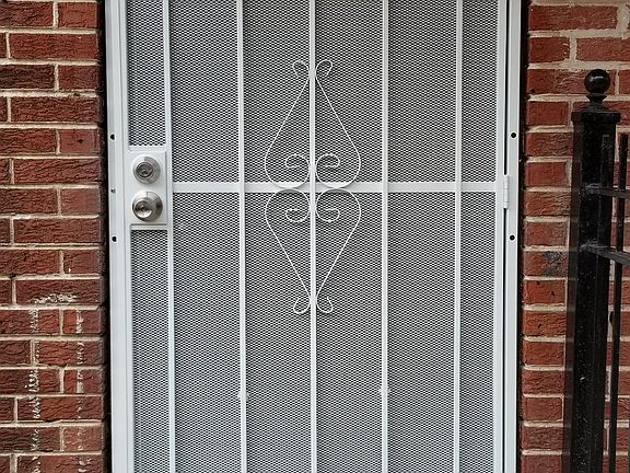 5th image of 41 N Mayfield Ave APT F