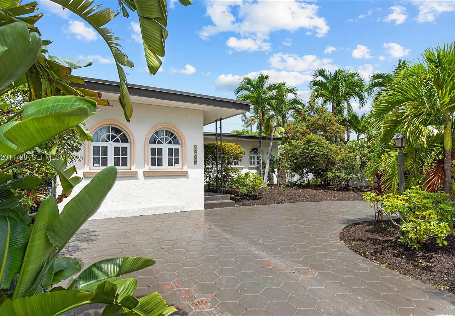 4 bed, 3.0 bath, 2170 sqft, $7,199 — Photo 3