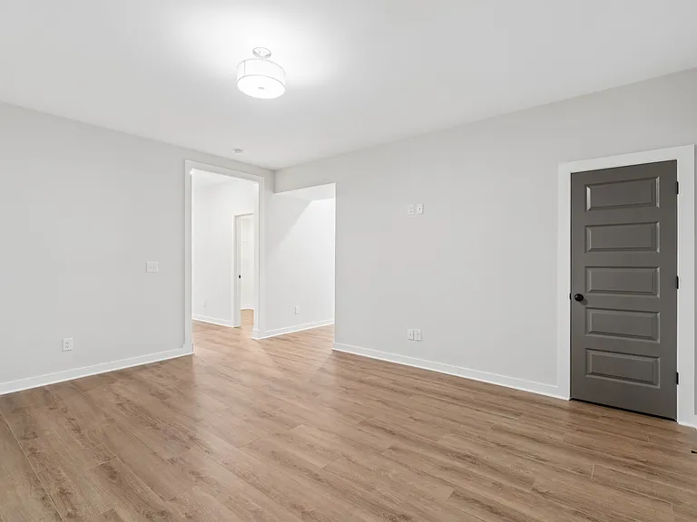4780 Silas Ave — Photo 10