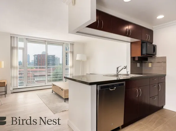 189 Davie St #608, Vancouver, BC V6Z 2X9