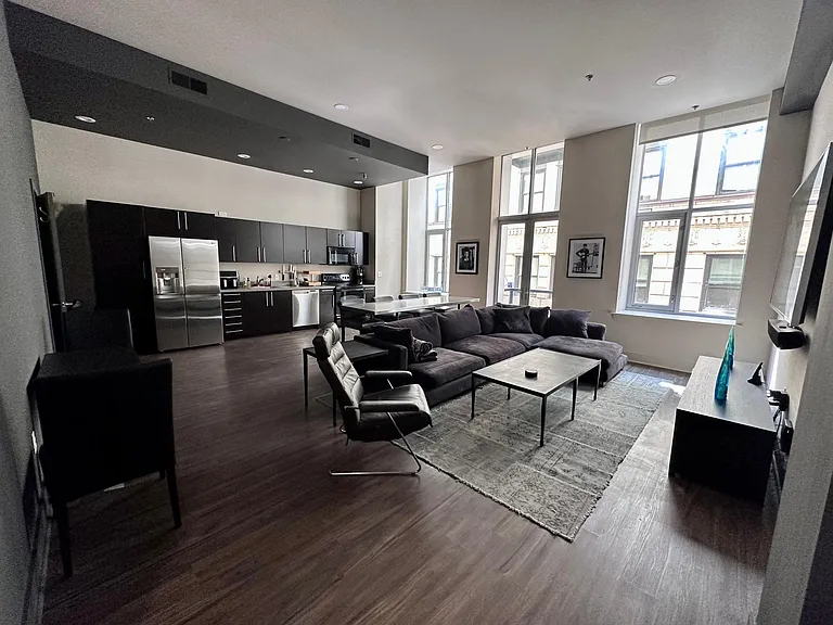 15 W 4th St #204 — Photo 2