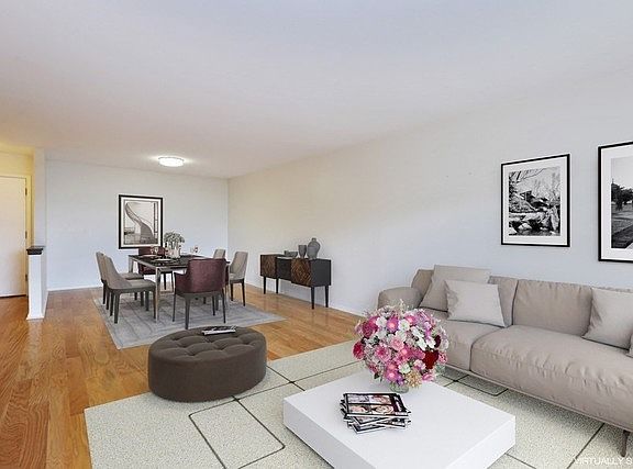 3rd image of 4840 Foster St APT 211