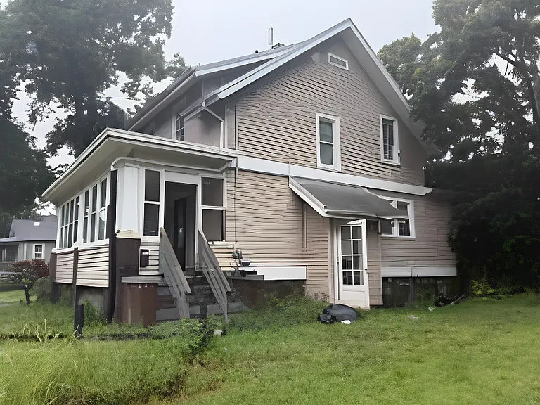 1501 NE Madison Ave — Photo 1