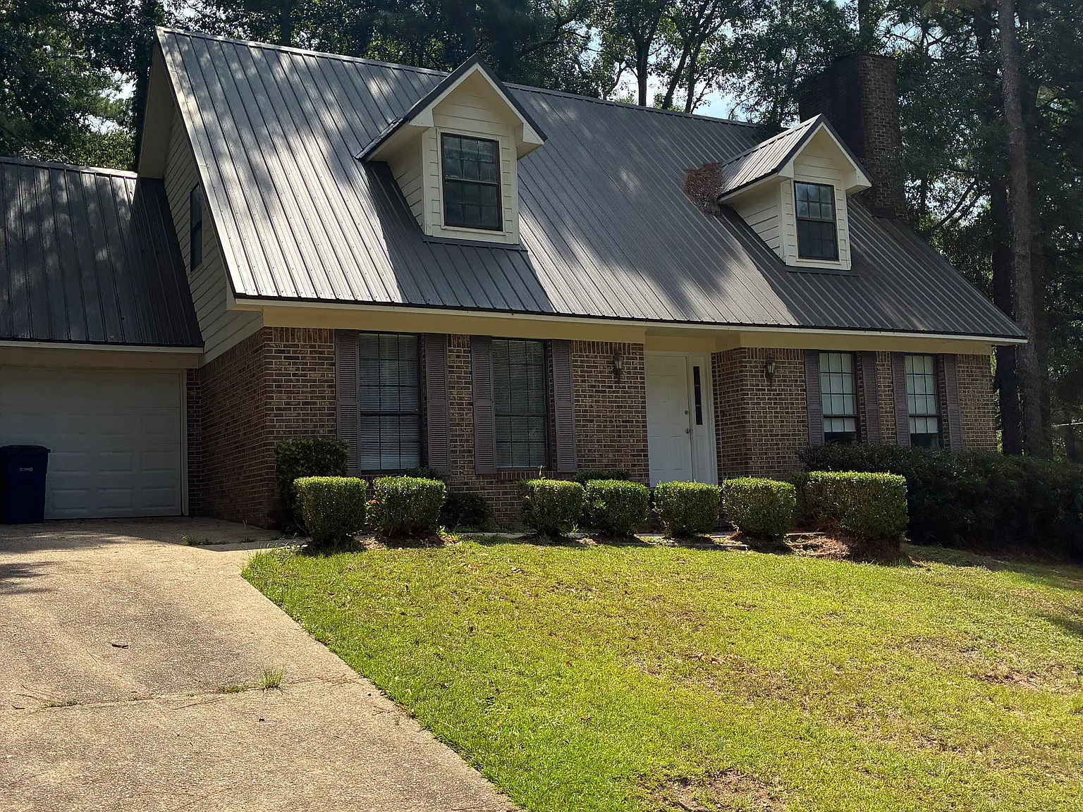 3 bed, 2200 sqft, $1,800 — Photo 1