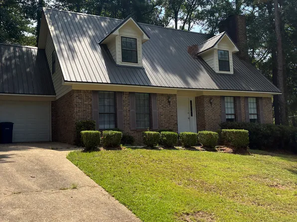 100 McDuffie Cir, Daphne, AL 36526
