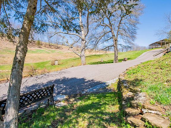 3rd image of 718 Turkey Path Rd