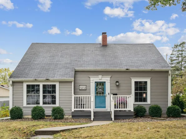 1212 W 7th St, Cedar Falls, IA 50613