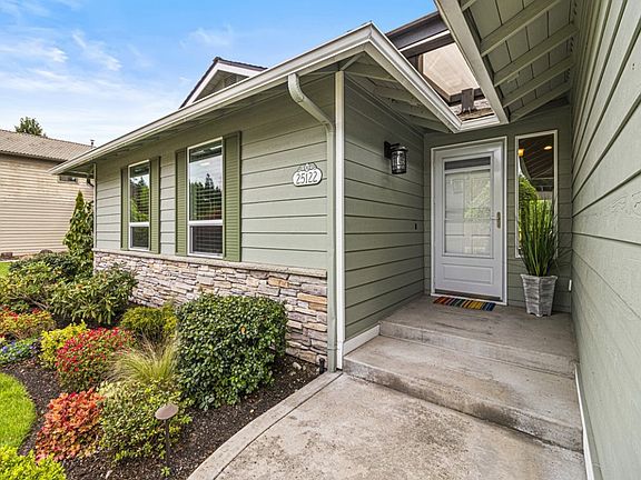 3rd image of 25122 Lake Wilderness Country Club Dr SE #C
