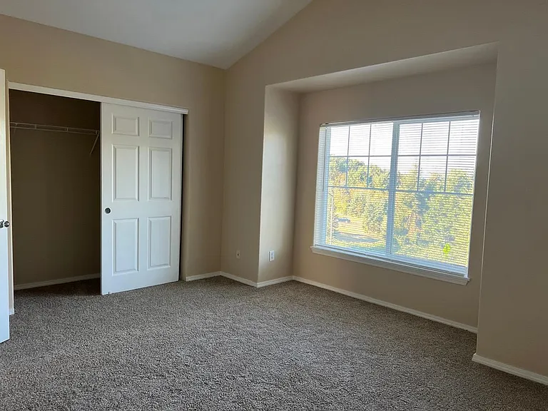 20460 Noble Ln — Photo 10