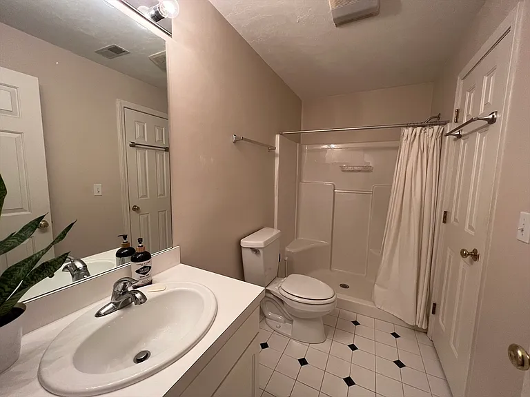 396 Tilden Commons Ln #396 — Photo 9