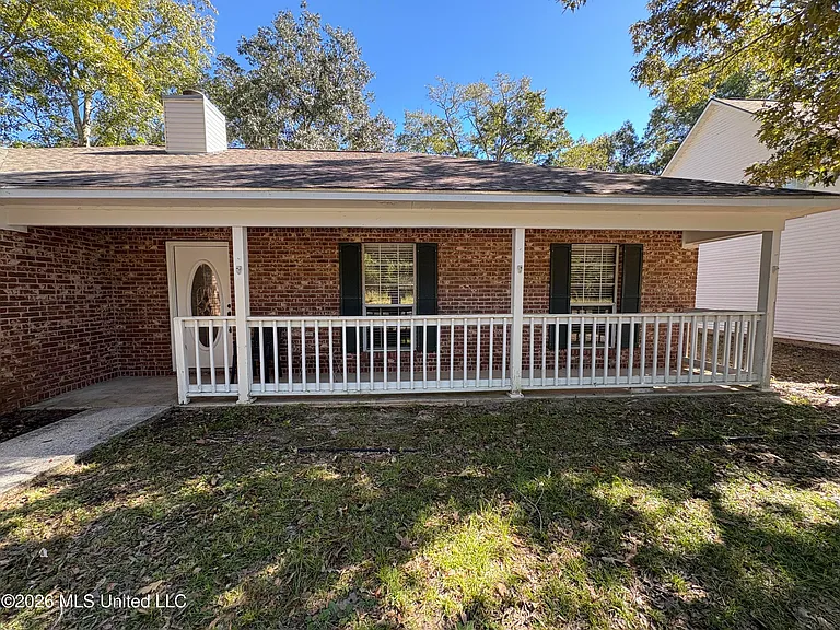 1508 Beachview Dr — Photo 2