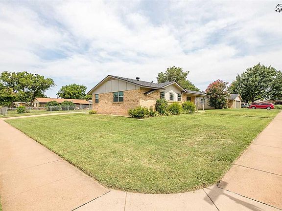 4th image of 10 Jo Ann Cir