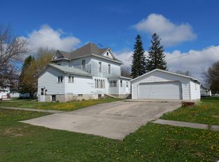 701 3rd St, Williams, IA 50271