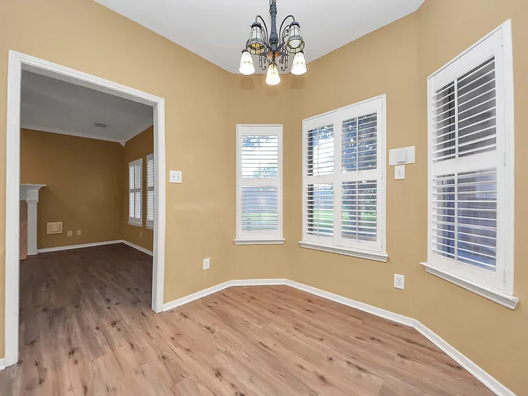 23003 Governorshire Dr — Photo 27