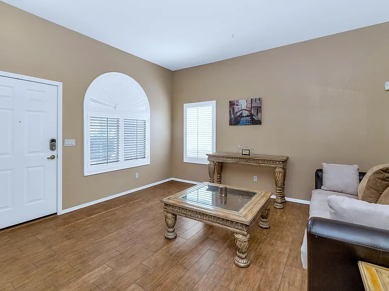 11155 E Laurel Ln — Photo 6