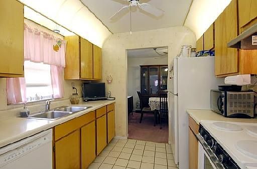 3rd image of 1271 SW 10th Ter