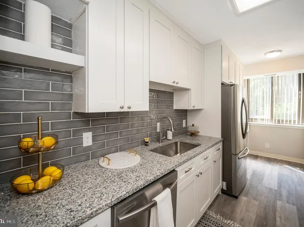 5505 Seminary Rd APT 101N, Falls Church, VA 22041