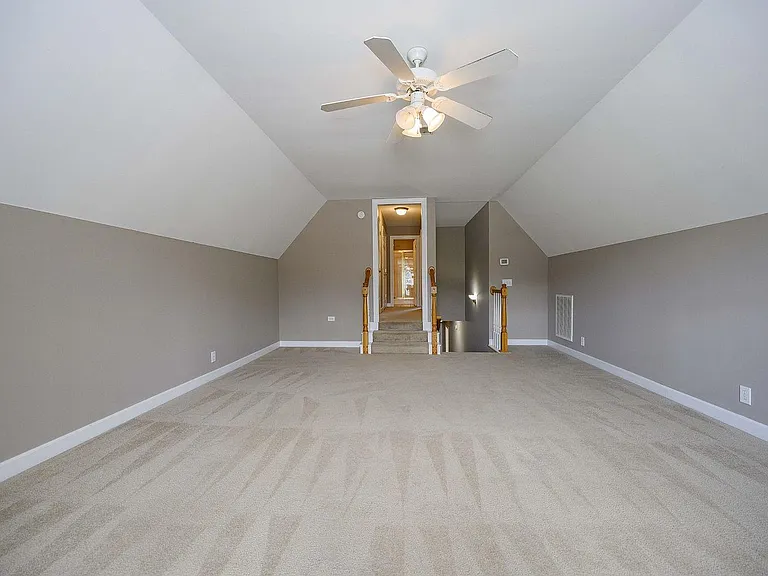 2256 Westwood Dr — Photo 21
