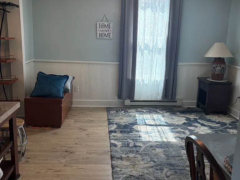 513 Valentine St — Photo 5