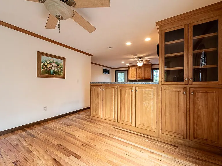 131 Hemlock Dr — Photo 15