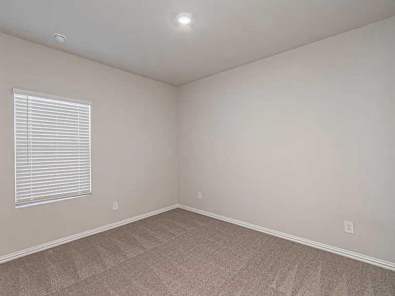 801 Leavenworth Dr — Photo 35