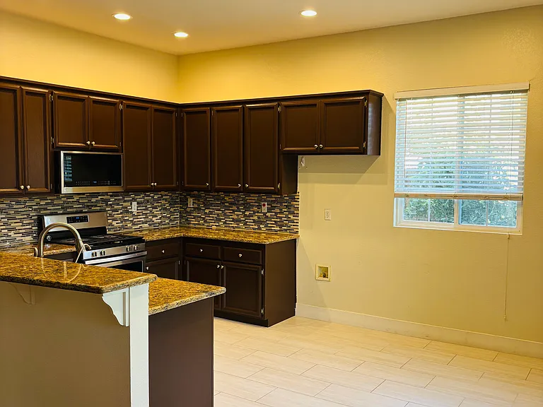 Kitchen and breakfast nook