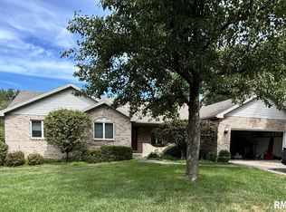 4021 Eagle Wing Rd, Springfield, IL 62711