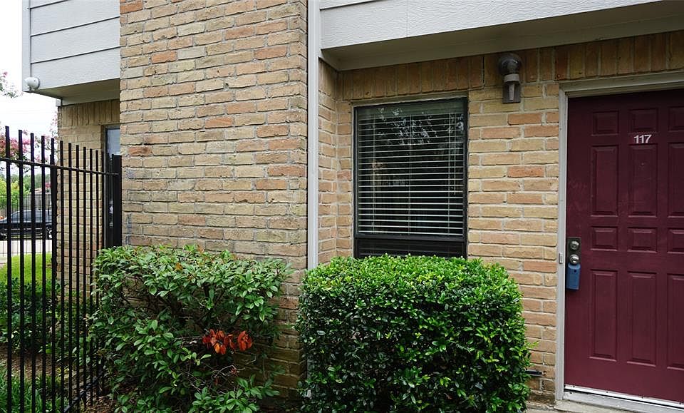 1st image of 2120 Wilcrest Dr APT 117