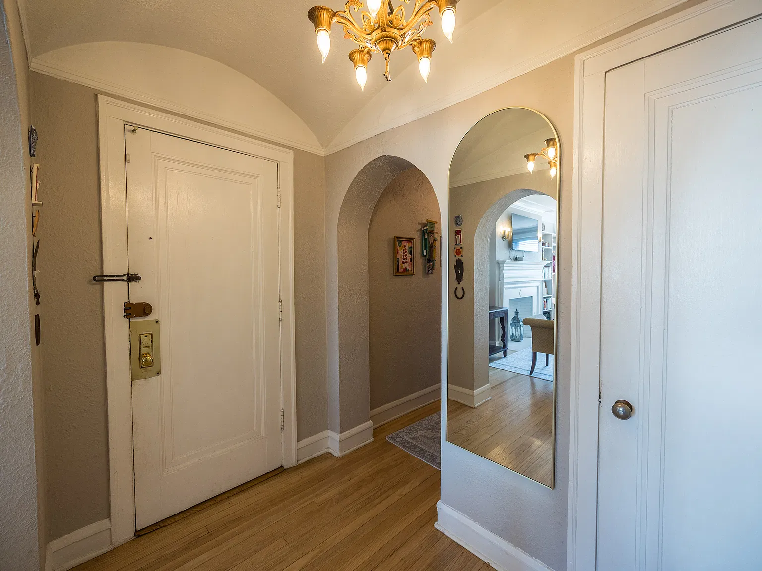 2 bed, 1200 sqft, $2,750 — Photo 2