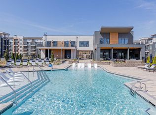 Wellen, Charlotte, NC 28213