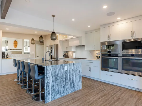 815 Massey St, New Westminster, BC V3L 4S8