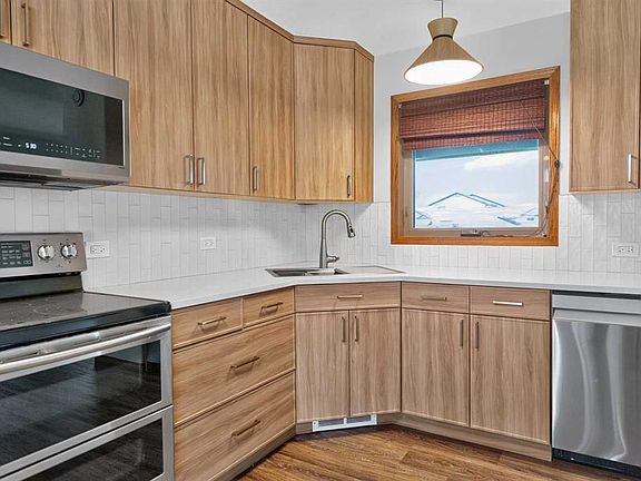 5th image of 10407 E 102nd Ave