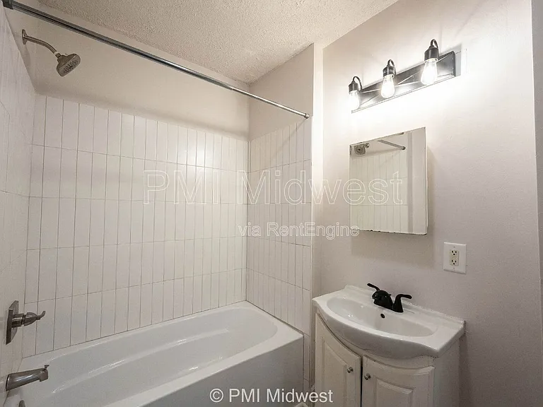 2211 E New York St #B — Photo 13