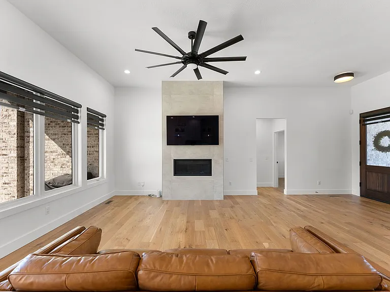 4464 E Lancaster Way — Photo 10