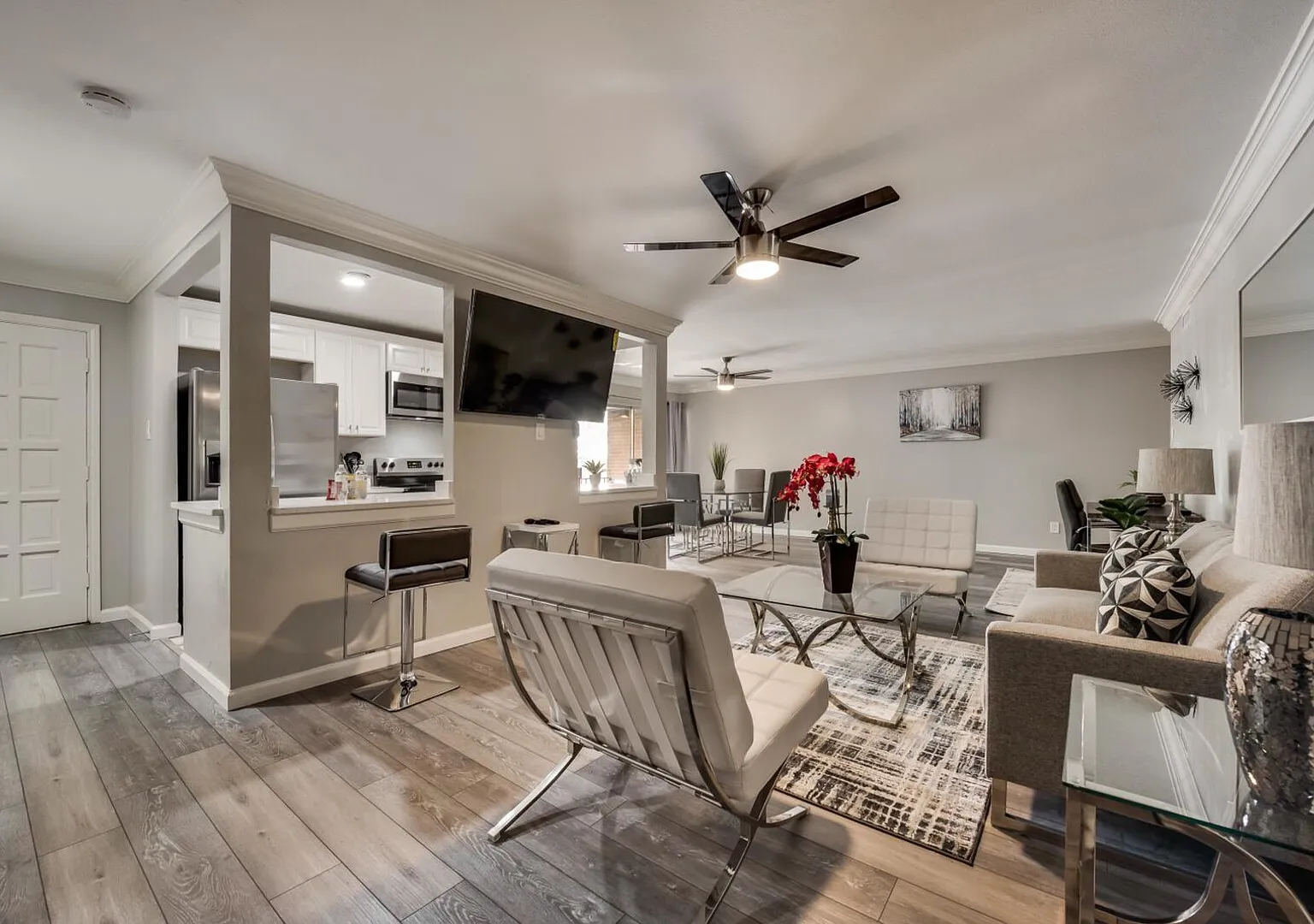 GP54C World Cup Stay - 10 min to AT&T - Sleeps 4 - Free Parking — Photo 2