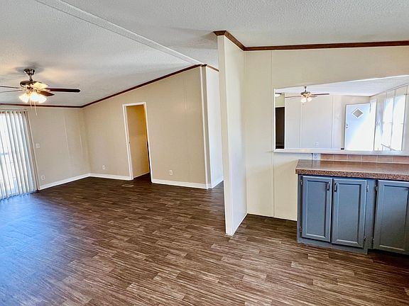 Kitchen / Dining room area