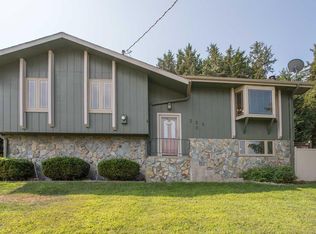 335 Parkwood Dr, Council Bluffs, IA 51503