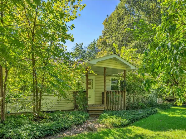 152 Community Park Rd, Evans City, PA 16033