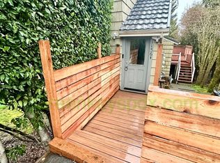 1136 SW Gibbs St #B, Portland, OR 97239