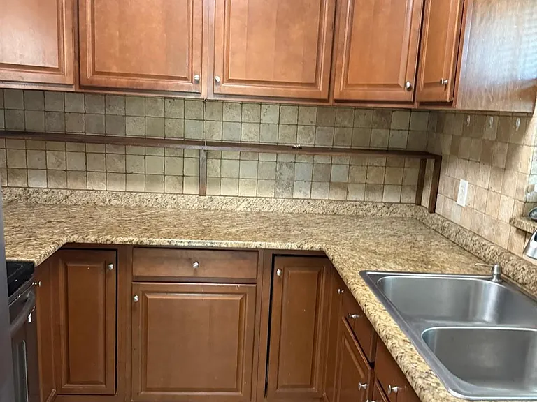 1216 Periwinkle Pl — Photo 3