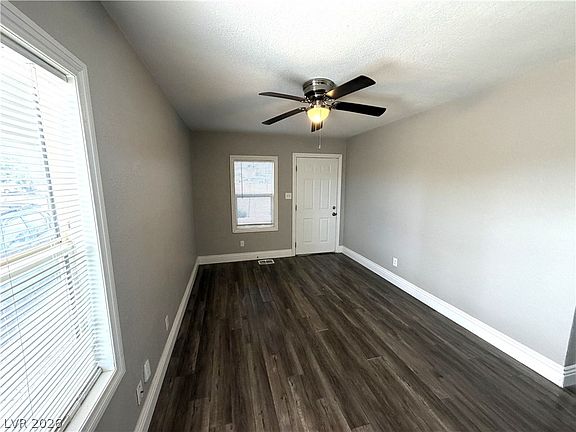 3rd image of 5930 Dodd St #B