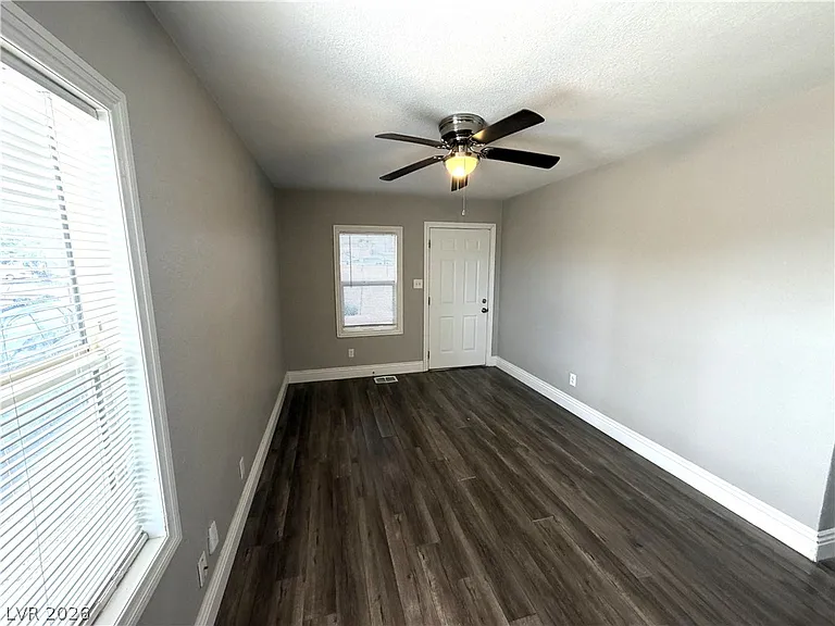 5930 Dodd St #B — Photo 3