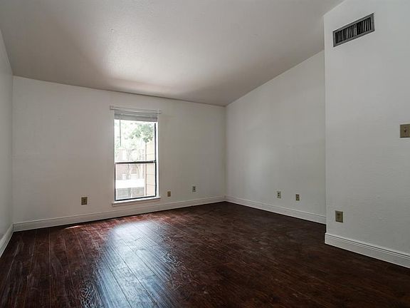 5th image of 2125 Augusta Dr
