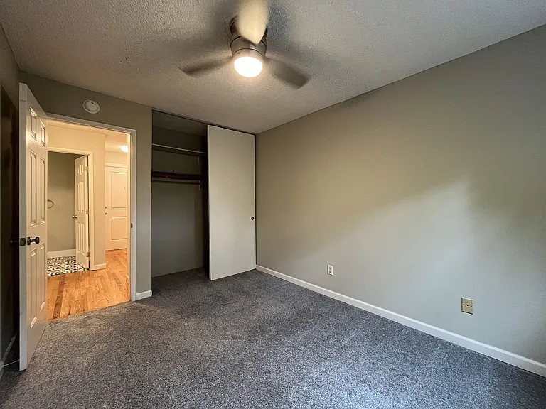 15827 NE Glisan St #5 — Photo 18