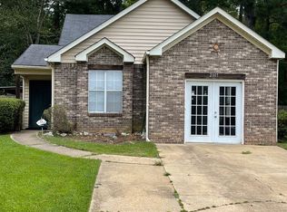 2007 Red Oak Dr, Brandon, MS 39042