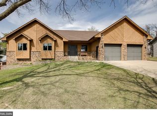 4552 Lake Park Ct, Eagan, MN 55122