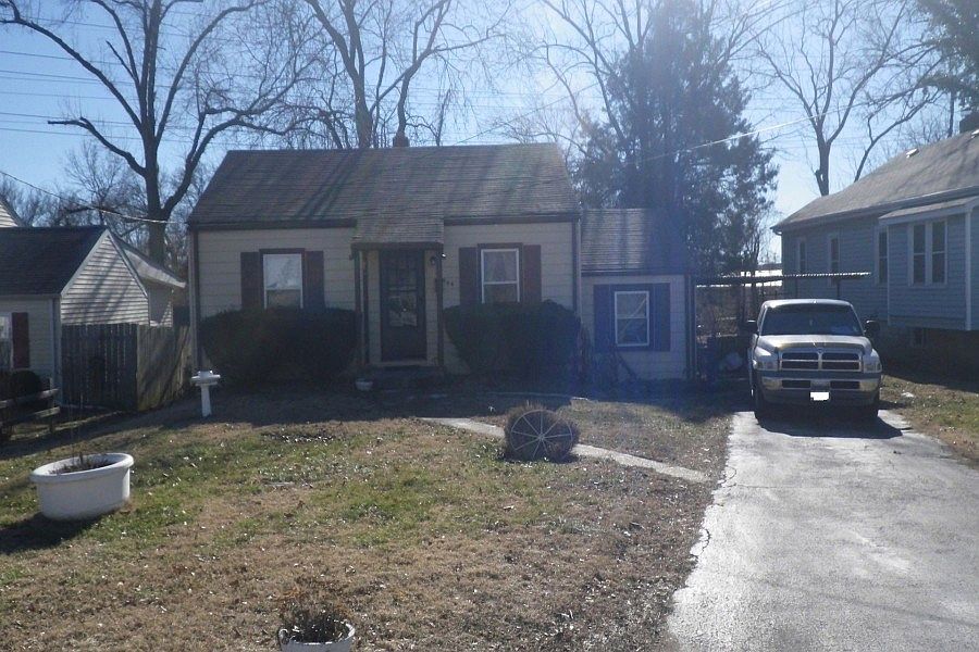 1st image of 164 E Rose Hill Ave