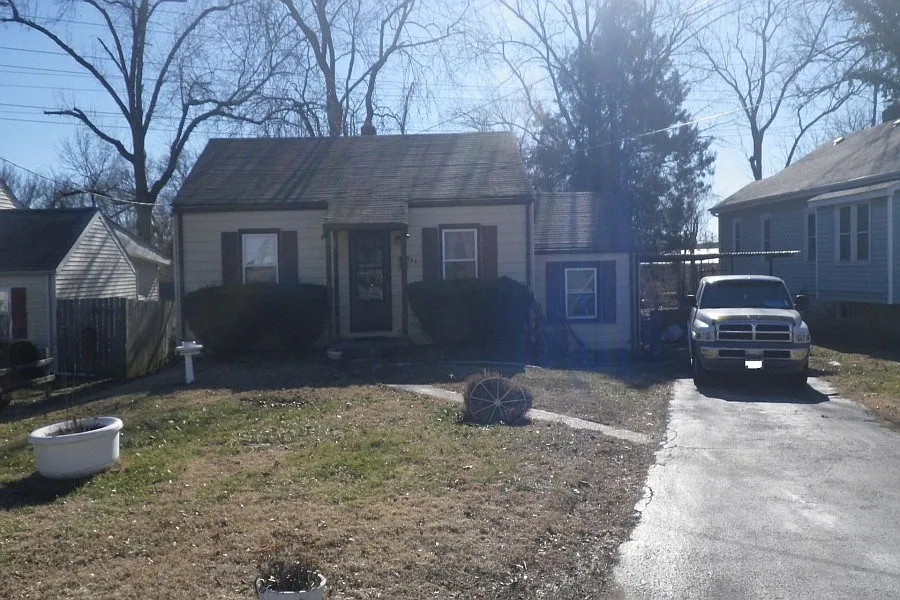 164 E Rose Hill Ave photo 1