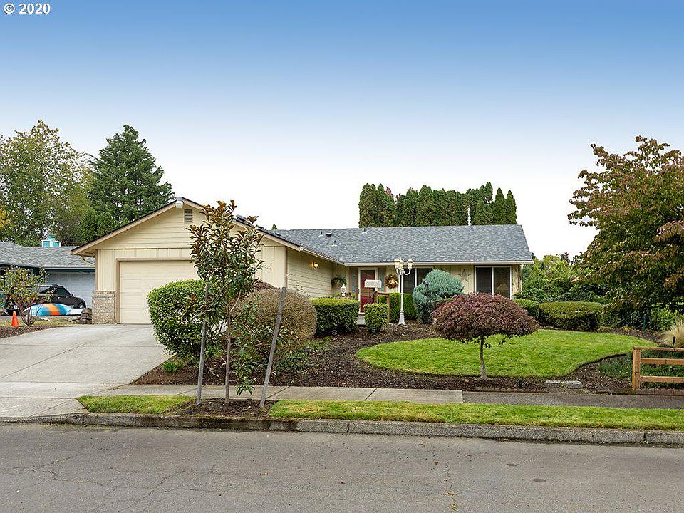 1st image of 10216 NE 27th Cir