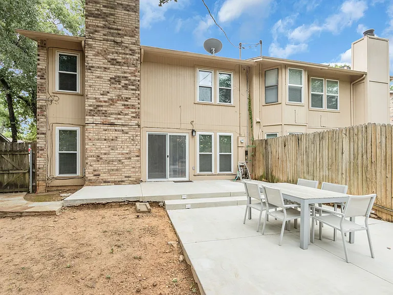 1424 Hampton Rd — Photo 15